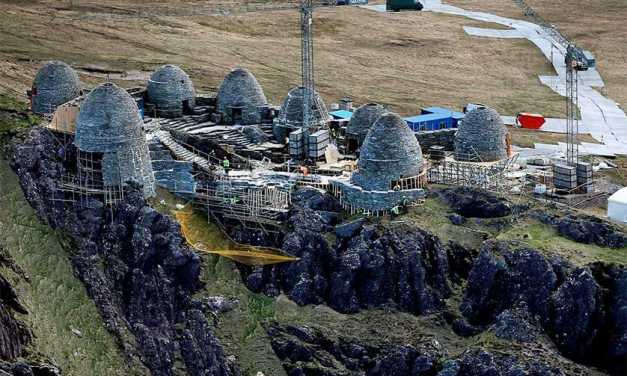 ‘Star Wars Episode VIII’ Set Photos Reveal Jedi Temple